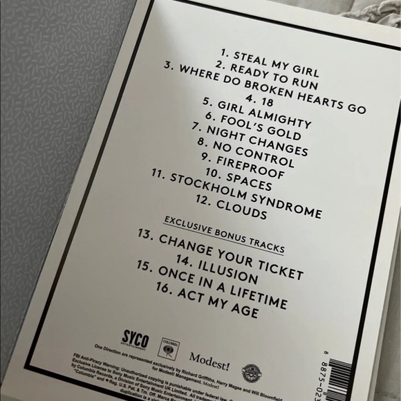 One Direction FOUR - Picture 2 of 5